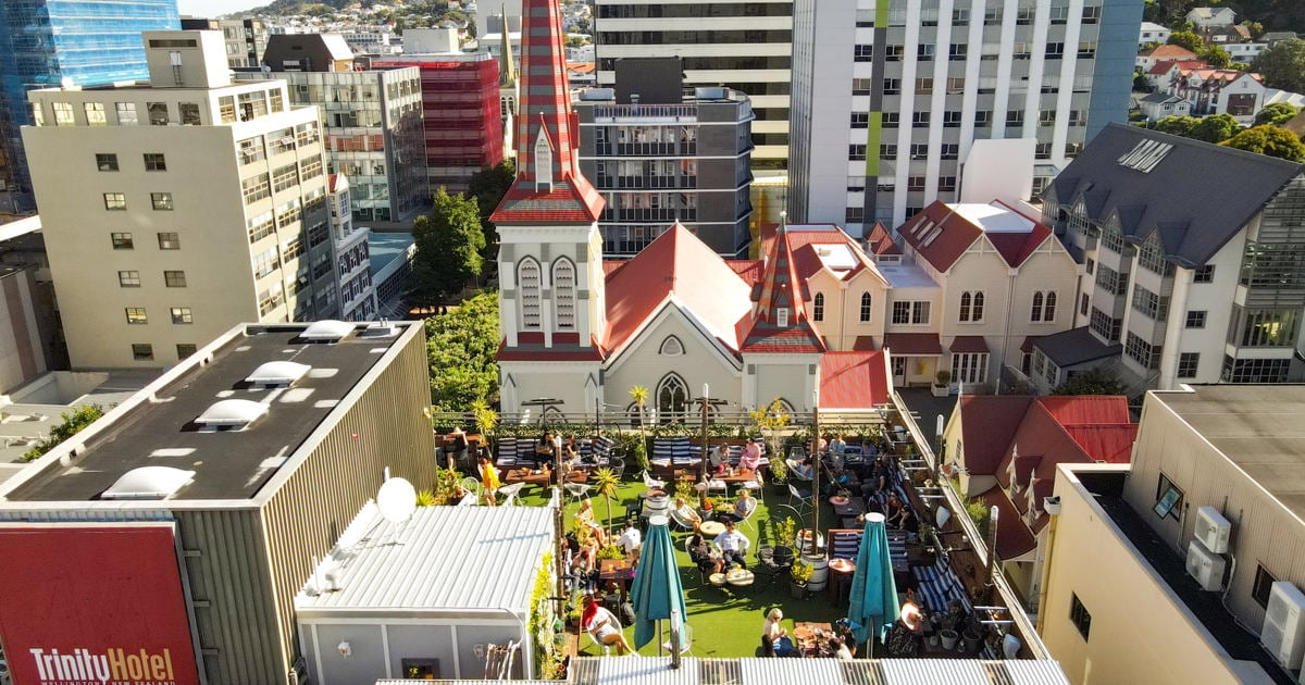 Top 5 Rooftop Bars Wellington | Best Restaurants of New Zealand